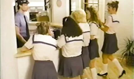 Extremista líderes punido estudante vídeo pornô amador com bom couro