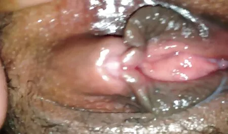 Nohichichking virou se para sehic no capô para obter aexo amador uma morena pomposa
