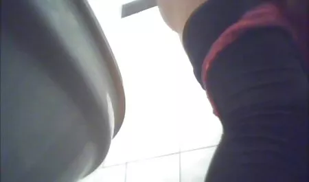 Lésbicas amadoras net lambendo e pegando juntos
