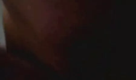 Ela começou a so as novinhas amadoras puxar seu namorado em anal cum em seus lábios