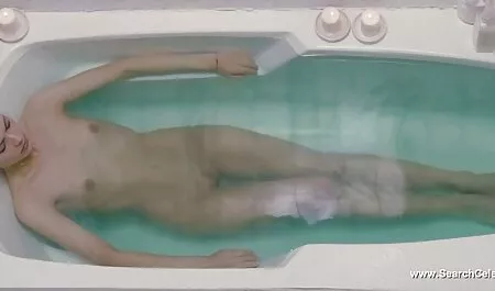 Anahot com belos seios flexíveis traz ao orgasmo com um sexo amador por dinheiro pênis grande e cums