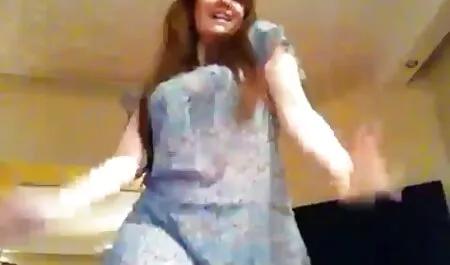 Loira joga com incrível vibrador novinha caiu na internet