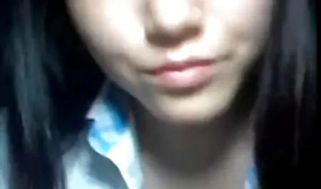 Jovem ruiva em sexo amador na cozinha weebcam fica fodido