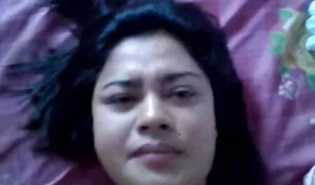 Menina com pornoamadorbrasileiro boa bunda mostra-se no onebcam