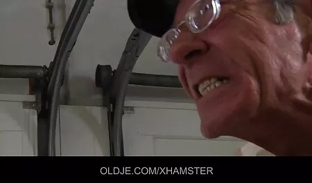 Bela dançando no chuveiro na câmera xvídeos vídeos amadores