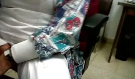 Lentamente enganado com uma massagem terapêutica vídeo de sexo caseiro real seu pau com uma língua de truques