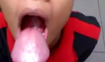 Latina quente anal amador brasileira sabe como chupar