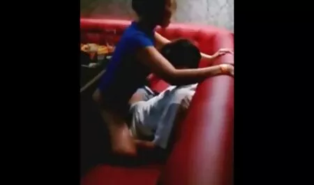 O irmão ligou por causa videos de sexo amador brasileiro da irmã.