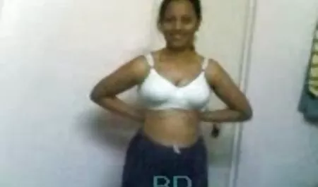 Brutal garganta língua gostosas novinhas amadoras antes de vomitar
