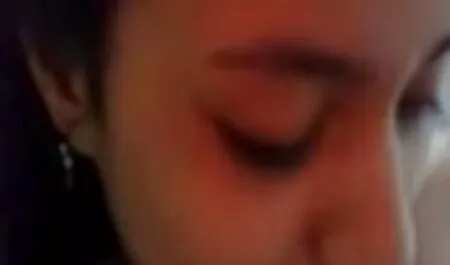 Expõe irmã russa ao câncer e explode flagras sexo na rua